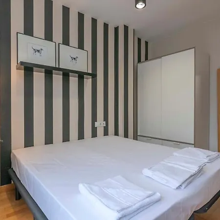 Modern And Bright In Eixample 5-1 Barcelona